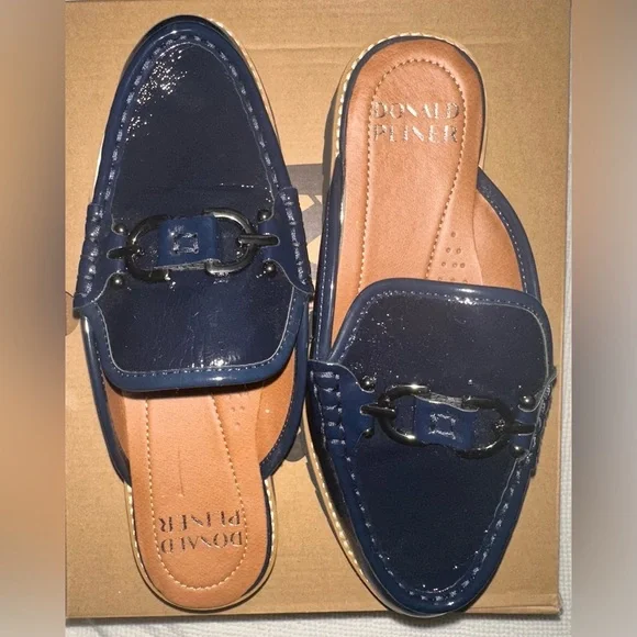 Donald Pliner Women's Elta Navy-Crinkle Patent Slip On Loafers - Sz 7.5 - NWOB